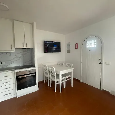 Ca Mestral Urbanizacion Tipica Menorquina. *