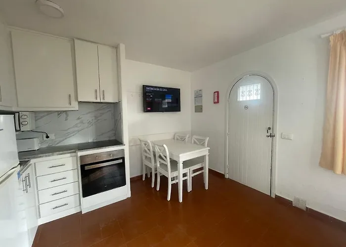 Ca Mestral Urbanización Típica Menorquina. *