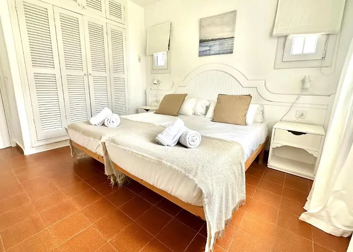 Ca Mestral Urbanización Típica Menorquina. Apartamento *