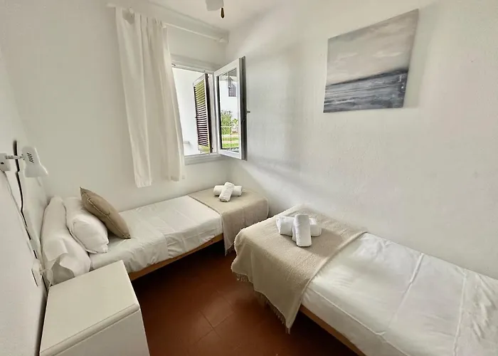 Ca Mestral Urbanización Típica Menorquina. Apartamento Son Bou